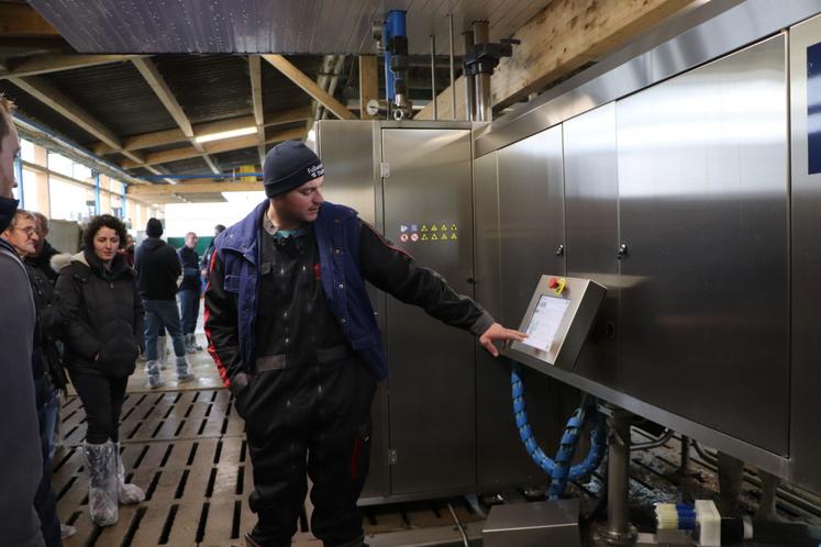 Le Gaec a investi dans deux robots de traite Merlin M2 de chez Fullwood Packo.