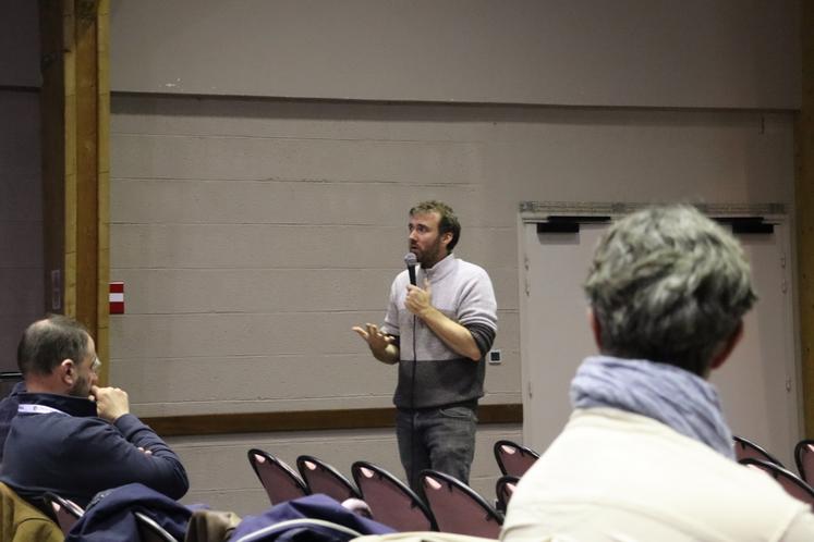 Il a cofondé avec Charlène Descollonges l'association "Pour une hydrologie régénérative".
