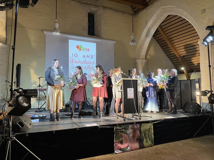 L'équipe a été remerciée chaleureusement sur scène : Alexiane, Louise, Alison, Manon, Céline et Déborah.