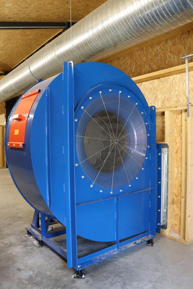 Grâce au séchage à basse température et à l'unité de granulation, la structure propose des granulés de luzerne avec une valeur azotée comprise entre 16 % et 20 %.