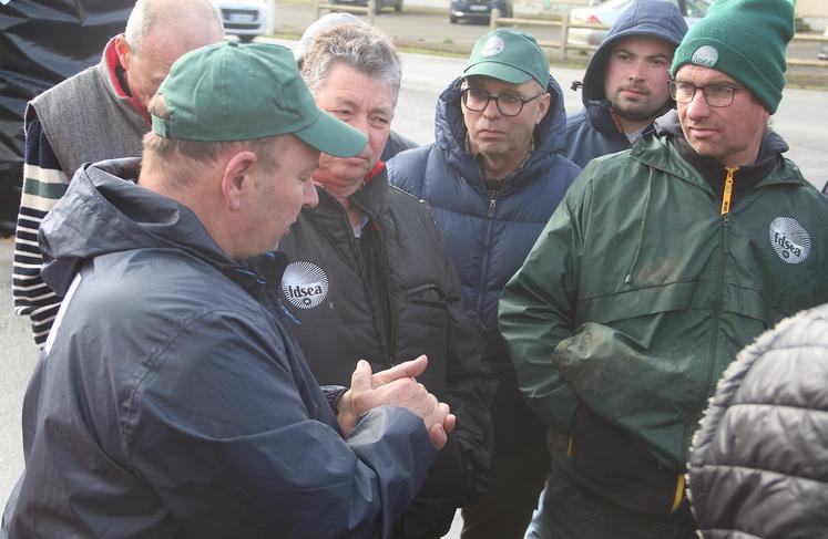 Une délégation a été reçue par le directeur de l'usine. "On a fait le taf mais il reste du boulot à faire", a insisté Ludovic Blin.