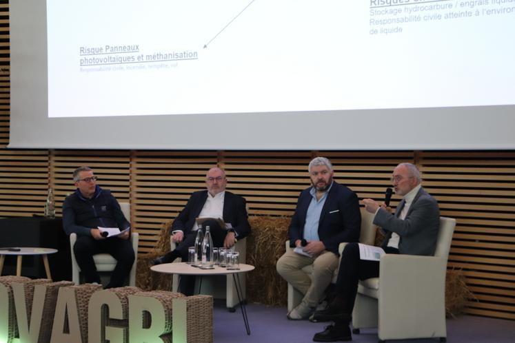 Mathieu Bignon, Jean-Yves Batard, Jonathan Lenourichel et Jean-Michel Geeraert ont échangé, à l'occasion des rendez-vous de l'agriculture normande, sur la sécurisation des exploitations.