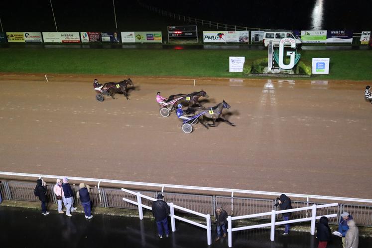 Trente réunions par an sont organisées à Graignes.