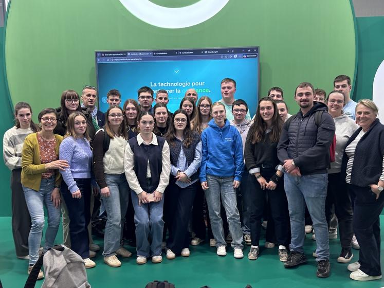 Les jeunes étudiants de la MFR de Granville ont passé une journée au Salon de l'Agriculture le 25 février notamment sur le stand de Groupama.