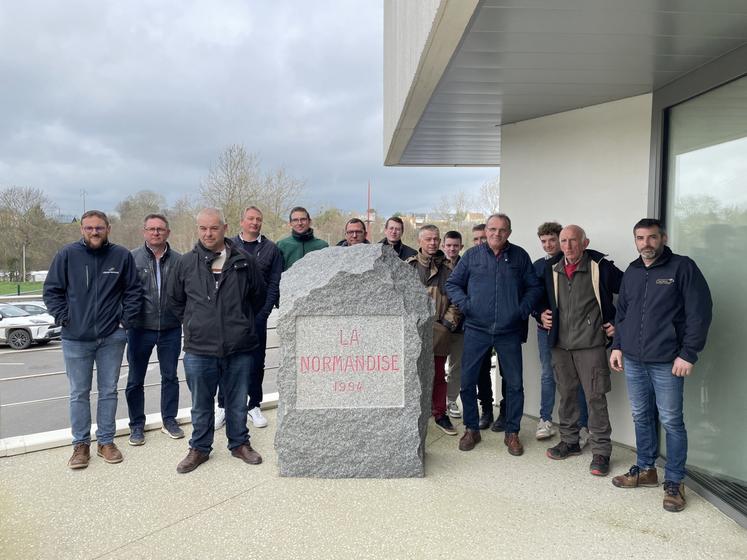 Les éleveurs de Blondes d'Aquitaine du Calvados ont arpenté le site de la Normandise à Vire. Tous ont été stupéfaits de l'attractivité et l'innovation mise en place sur le territoire. Le syndicat se prépare au concours départemental à Vire en juin prochain et une visite de Rungis en 2027.