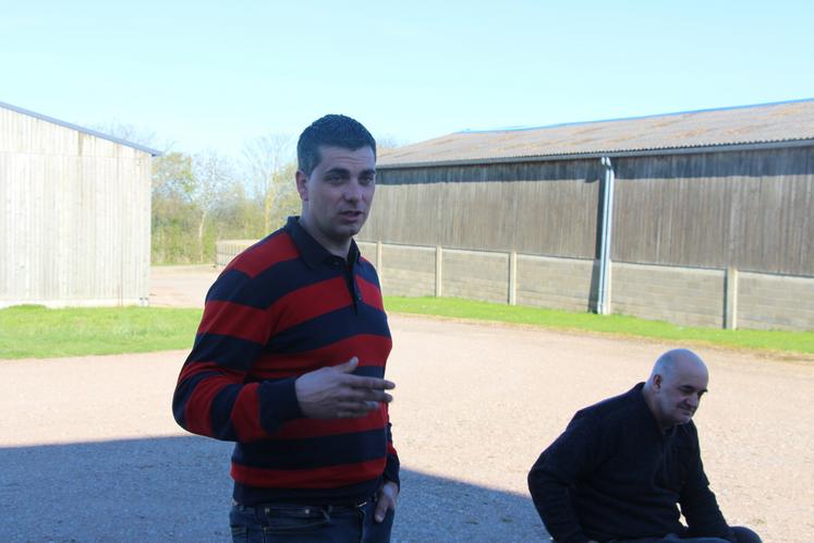 Florian Lottin produit 2 000 t de luzerne par an.