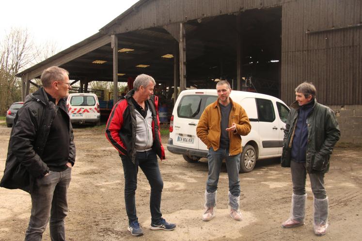 Le Gaec Launay Morin a accueilli une journée technique lait organisée par la FDSEA 61, à la Lande Patry, près de Flers.