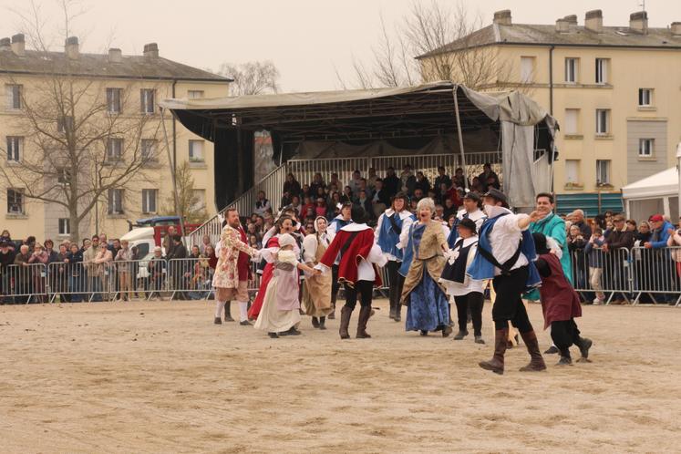Cette association est née en avril 2021 à la Remuée, près du Havre. Elle a été créée par Mathilde Maugard. C'était la cinquième fois qu'ils se représentaient à la Fête de la Normandie. 