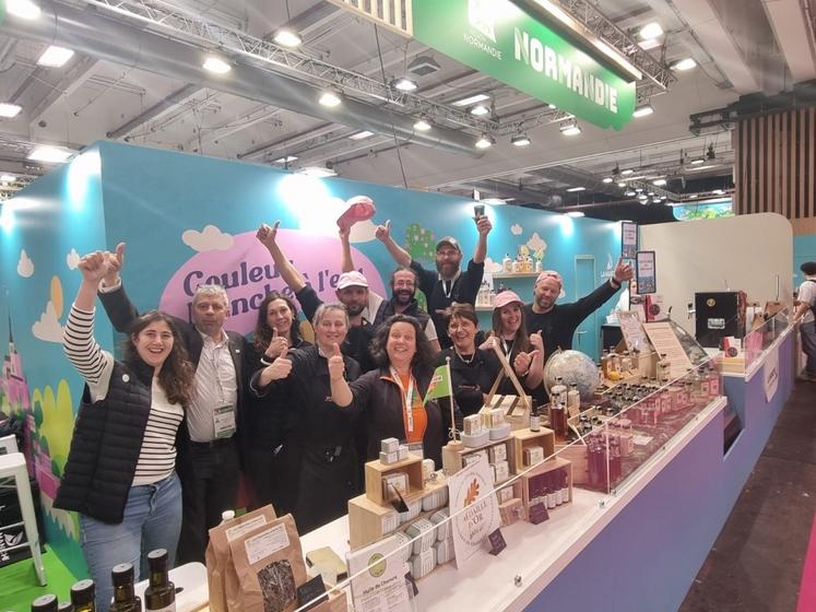 Tout au long du Salon de l'Agriculture, les producteurs ont pu s'installer sur le stand de la Manche pour faire découvrir et commercialiser leurs produits aux visiteurs.
