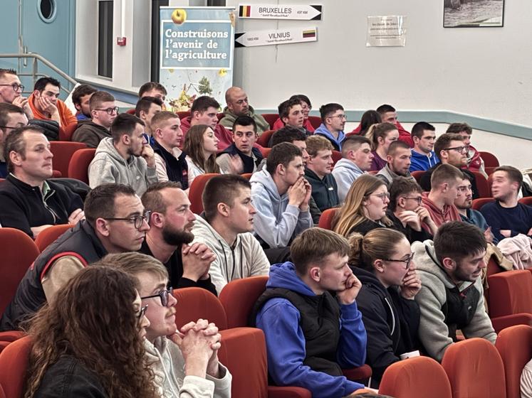 De nombreux Jeunes agriculteurs ont assisté à cette assemblée générale, la dernière de Luc Chardine comme président.