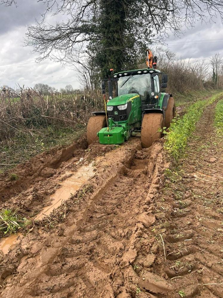 Depuis le début de l'année, les sols sont gorgés d'eau.