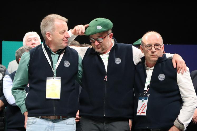 Un bel hommage a été rendu, mercredi 1er avril, à trois hommes qui quittent le conseil d'administration à l'issue de ce mandat : Luc Smessaert, Laurent Saint-Affre et Thierry Coué. Hervé Lapie a salué "des hommes de l'ombre qui travaillent les dossiers. Des hommes de passage à la FNSEA, mais de conviction".