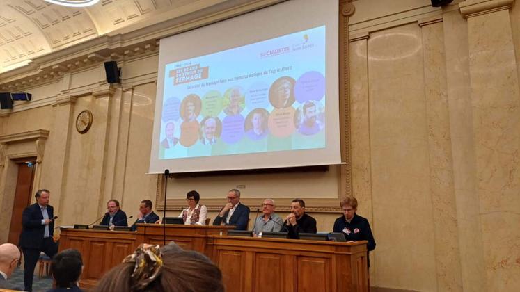 Jean-Yves Heurtin (Calvados), Sébastien Delafosse (Manche) et Alexis Graindorge (Orne) ont participé au colloque sur les 80 ans du statut du fermage.