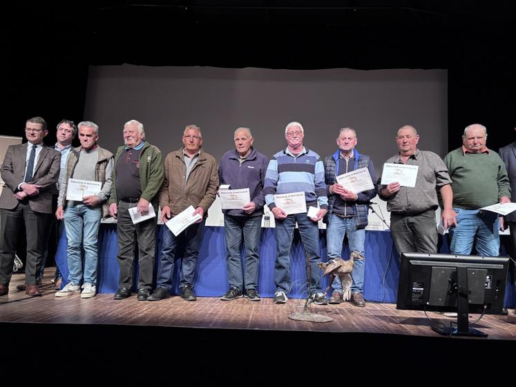 Différents responsables de société de chasse ont été mis à l'honneur : médaille d'argent pour Jacky Lesigne (Gonfreville), Philippe Launay (Saint-Sauveur-le-Vicomte), Sébastien Jouanne (Surtainville), Jean-Paul Martin (Surtainville). Médaille de bronze pour Joël Barbey (Sainte-Brice-de-Landelles), Joël Fremond (Gonfreville), Michel Gourbin (Trelly), Rém Le Villain (Trelly) et Louis Levavasseur (Saint-Martin-d'Aubigny).
