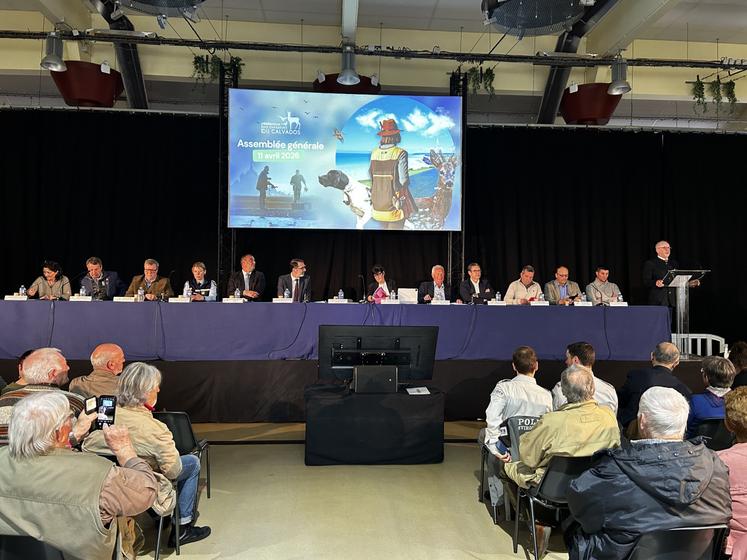 L'assemblée générale des chasseurs du Calvados s'est déroulée à Cabourg le 11 avril 2026 dernier en présence d'élus locaux, de l'État et du monde agricole. La gestion commune et concertée des espaces naturels a été mise en avant dans un département où citoyens, élus, agriculteurs et chasseurs parviennent à maintenir un dialogue apaisé et mener des actions communes.