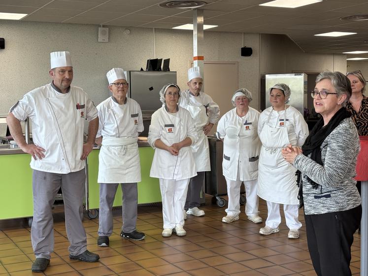 L'équipe de restauration sous la coupe de Alessandro Benini, a préparé un repas copieux et de qualité à l'ensemble des adhérents de l'Amoma.