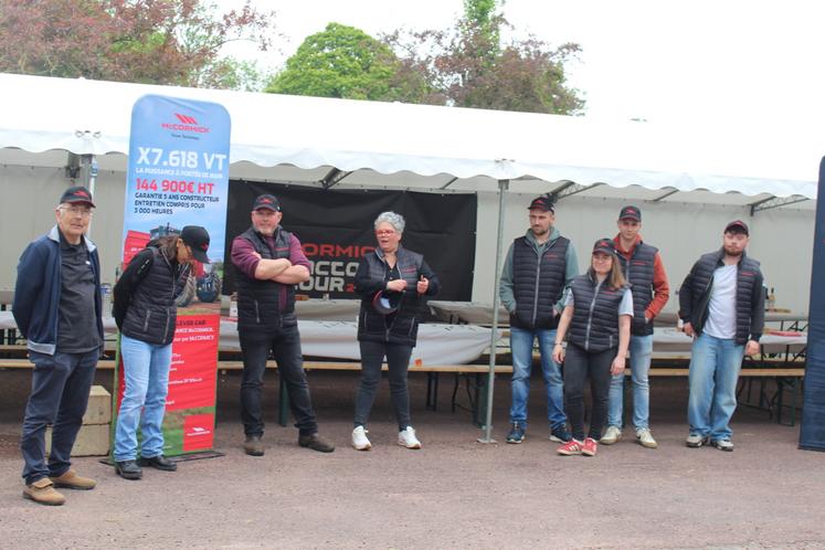 Les équipes McCormick et les concessionnaires normands étaient présents lors de l'étape du Demo Tour 2026 au Locheur, dans le Calvados.