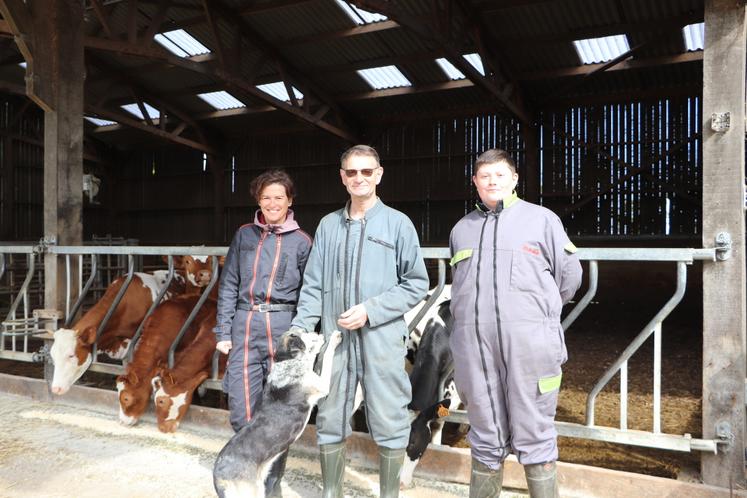 François Leroutier compte deux nouveaux comparses sur sa ferme en ce printemps 2026. Séverine, agent de remplacement, et Jules, stagiaire.
