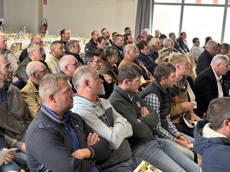 Une soixantaine d'éleveurs était présente à l'assemblée générale de Copelveau.