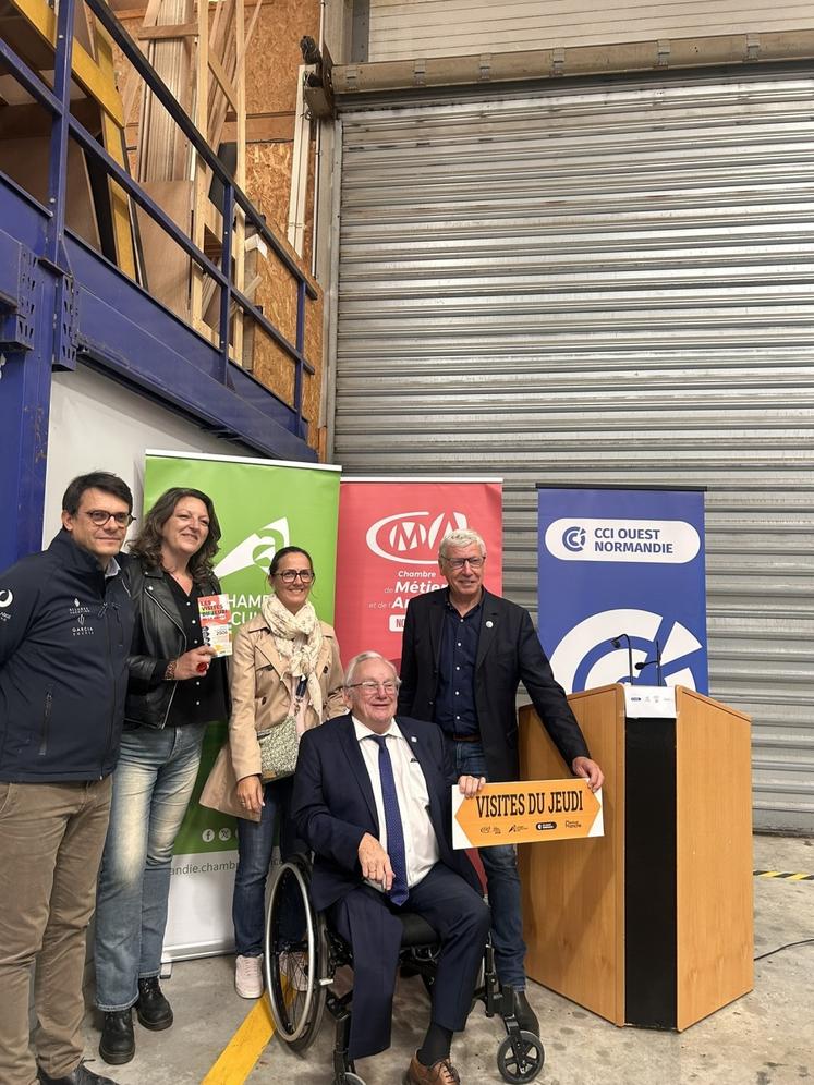 Nadège Mahé (Chambre d'agriculture), Jean-Denis Mesnil ( Chambre des métiers) et Daniel Dufeu (Chambre de commerce) ont été accueillis au Grand Large Yachting à Cherbourg pour le lancement l'opération les Visites du jeudi.