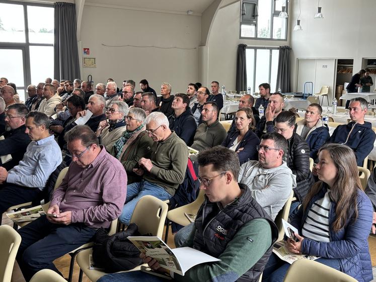 Une soixantaine d'éleveurs était présente à l'assemblée générale de Copelveau.