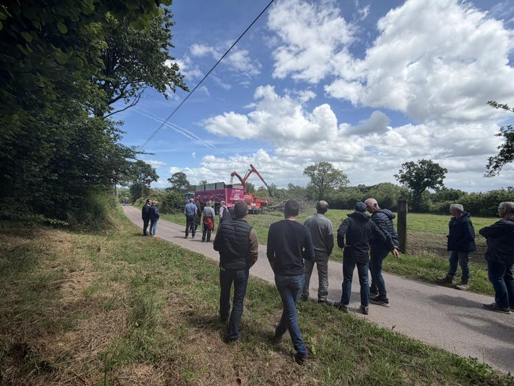 L'après-midi, un chantier de déchiquetage a été réalisé sur la commune de Cambernon.