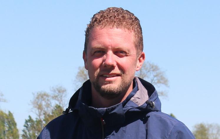 Grégory Bariller est conseiller agronome indépendant au sein de l'association Res'Agro, qu'il a co-crée avec d'autres collègues agronomes. Il est également producteur de céréales à Semallé.