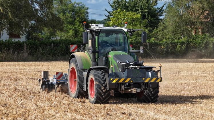 Selon Latitude GPS, plus de 50 tracteurs équipés d'iQuus fonctionnent aujourd'hui dans le monde.