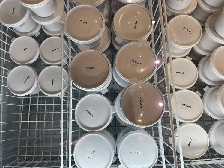 Les glaces peuvent aussi être achetées à la fromagerie des Halles d'Isigny, en pot de 500 ml.