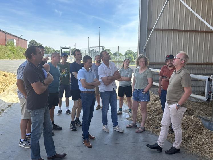 C'est au sein des Etablissements Béchets, à Saint-Georges-de-Rouelley, près de Mortain, que les éleveurs de la section viande bovine de la FDSEA De La Manche ont débuté leur réunion dans l'objectif d'évoquer le marché.