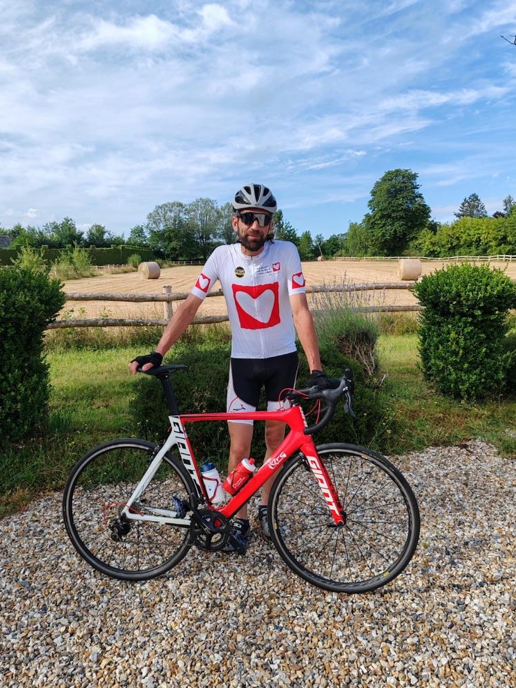Yovenn Bougis sera sur son vélo à au départ du Bourg-d’Oisans pour rejoindre l'Alpe-d'Huez pour une course solidaire le 19 juillet 2026.