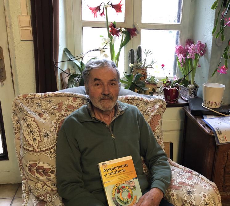 La 5e édition de l'ouvrage Engrais Verts et fertilité des sols, de l'agriculteur Joseph Pousset, est parue le 24 juin dernier.