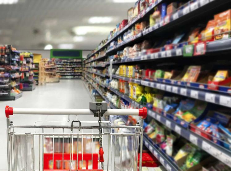 En 2016, les hypermarchés représentaient 52 % des circuits de distribution en France. Ils ont chuté à 36 % en 2025. Une transition au profit des magasins spécialisés et de la restauration hors domicile. "Cette dernière pourrait représenter 40 % de part de marché dans les prochaines années", annonce Unigrains.