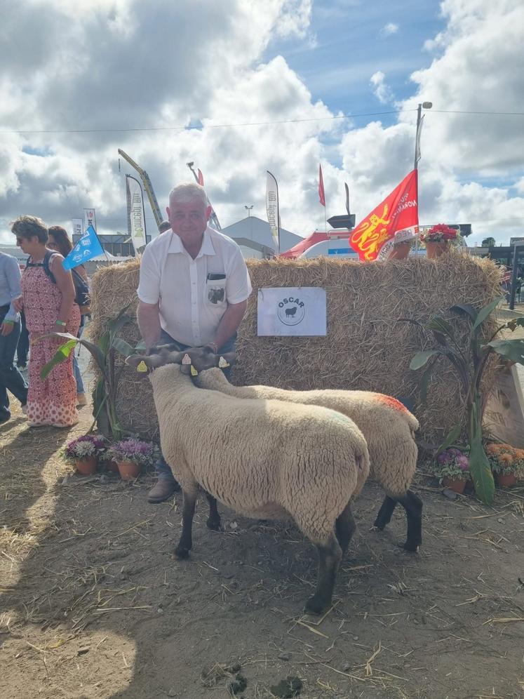 Loris Vallée, éleveur à Brix, a remporté le trophée Maurice Viel et le challenge génétique en Roussin de la Hague.
