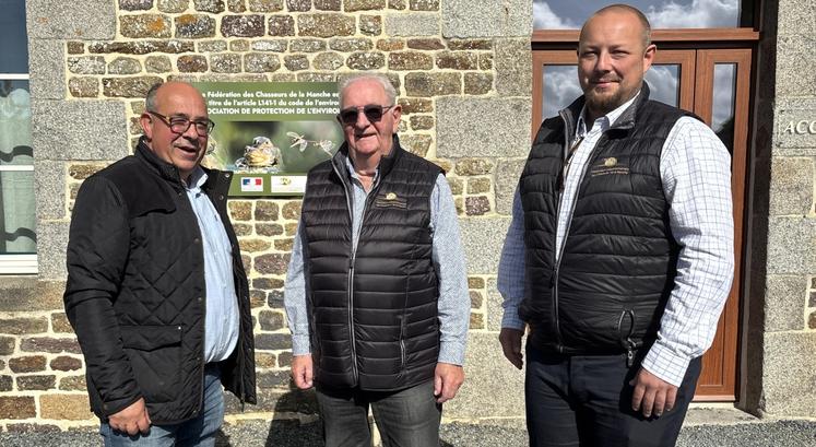 Gérard Bamas, président de la Fédération de la chasse, entouré de David Guérin, directeur et Dany Frigot, responsable de la communication.