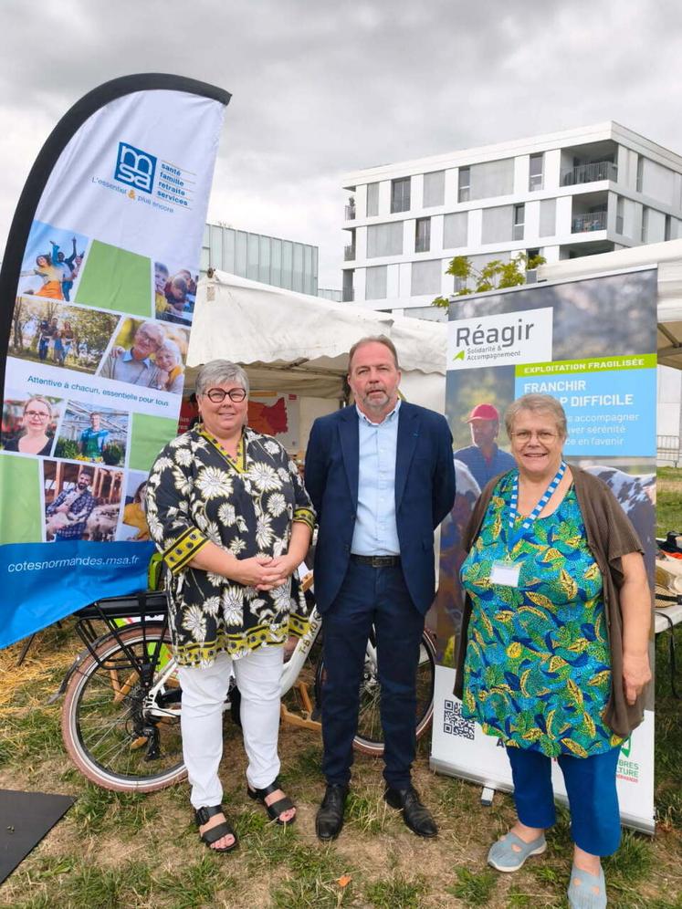 Sylviane Pralus (MSA), Jean-Yves Heurtin (CA14) et Christine Dumont (Réagir) ont évoqué la cellule Réagir Sécheresse 2026 à Vachement Caen.