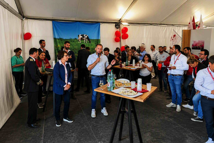 Invité aux tables rondes sur la PAC, le commissaire européen à l'Agriculture s'est dit favorable à une réglementation plus flexible.