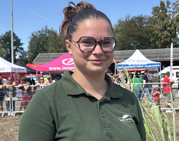 Doreen Legoguelin veillera au bon placement des Prim'Holstein su rue ring le 11 septembre à Lessay.