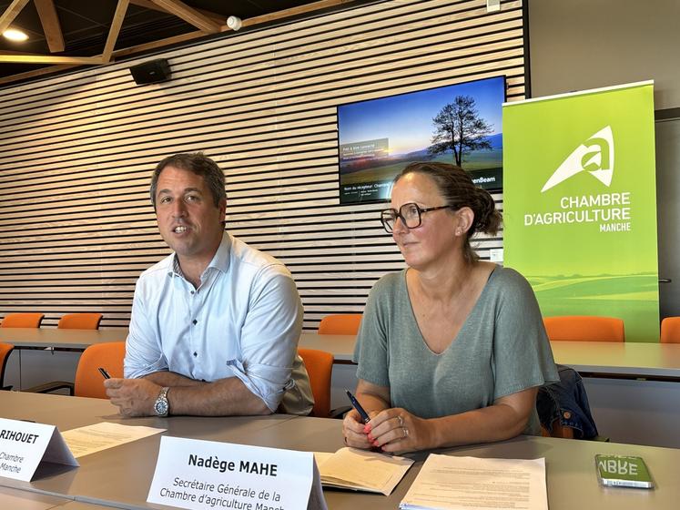 À la Chambre d'agriculture de la Manche, François Rihouet, président et Nadège Mahé, secrétaire générale, restent en mode projet face à la sécheresse.