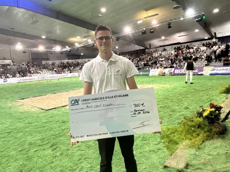 Dans le cadre du Space, Gratien Travert, salarié agricole, a remporté le Trophée des meilleurs pointeurs en race Normande.