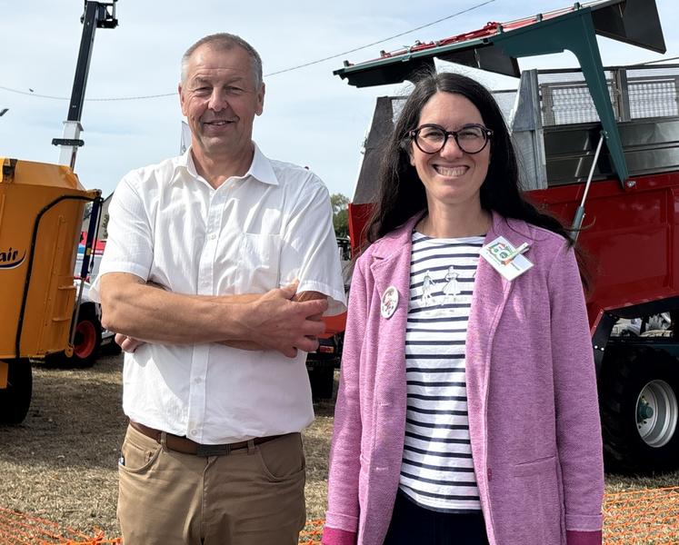 Le maire, Jean-René Guérin, s'appuie sur Maryse Domin, conseillère municipale pour le village agricole.
