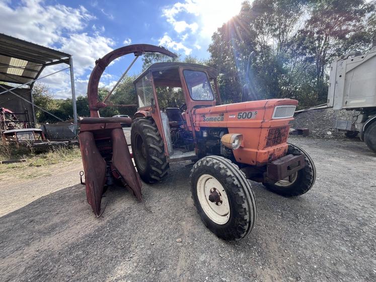 Someca 500 vieux tracteur, vieille ensileuse.