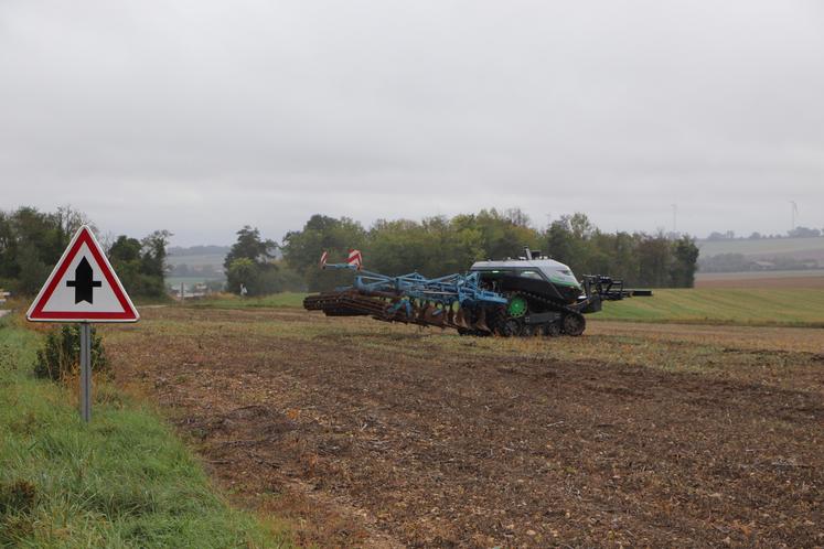 Démonstration robot autonome Agxeed Cuma Normandie cuma Sassy