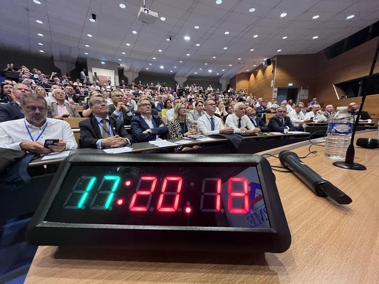 L'heure tourne, l'élection présidentielle approche. L'incertitude de son issue n'est pas pour rien dans l'inquiétude des chefs d'entreprises.