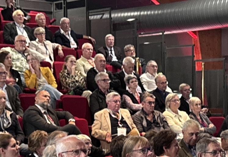 En octobre 2025, certains élus assistaient à leur dernier congrès des maires. Certains ayant décidé de ne pas se représenter et d'autres n'ayant pas été réélus. (archive)