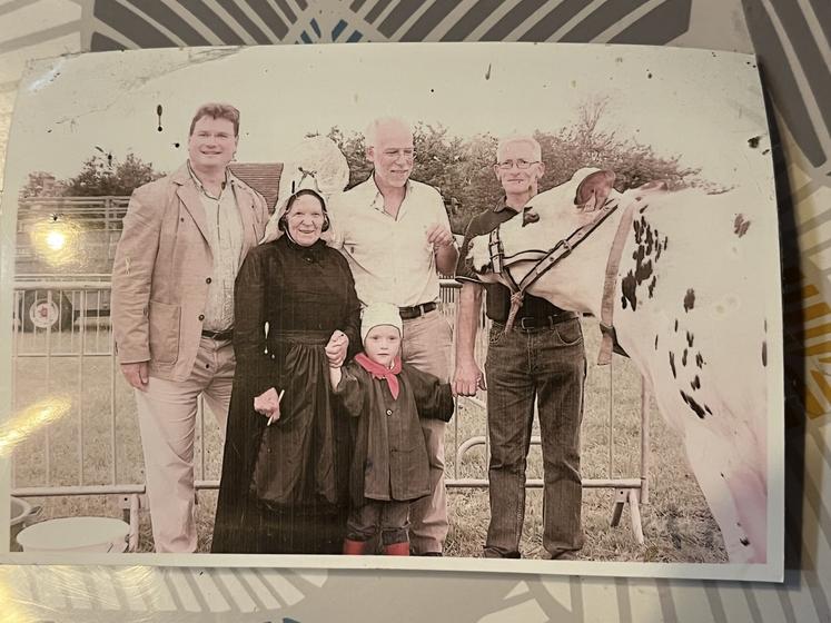 À Marigny-le-Lozon, Madeleine Gardie, était souvent habillée en Normande. Une tradition qu'elle a tenue à honorer.