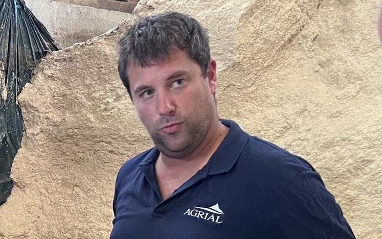 "Depuis quelques semaines, certains prélèvements bancaires pour des factures d'aliments ne passent plus", alarme Jean-François Osmond. 