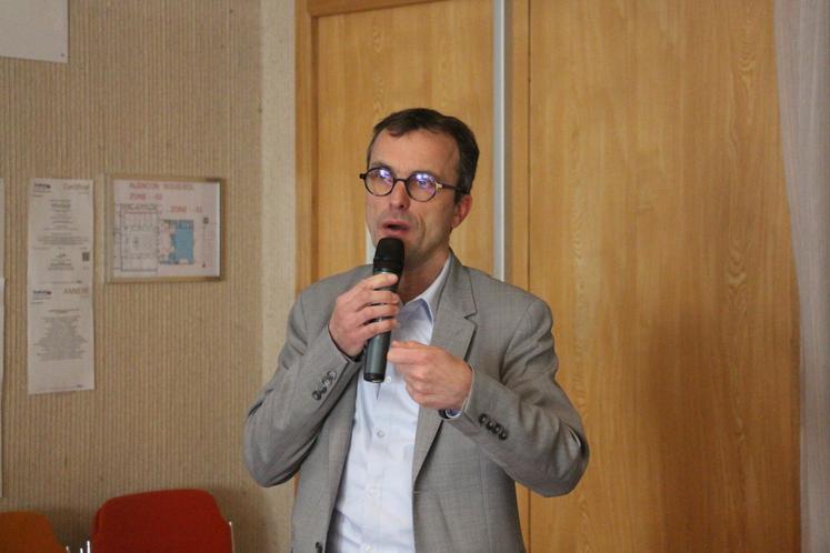 Xavier Berhault est aussi directeur de la Chambre d'agriculture de l'Orne. 