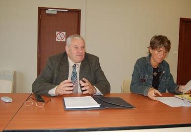 Auguste Foulon (à gauche), "nous souhaitons aussi une régionalisation des problèmes dus à la grippe aviaire".