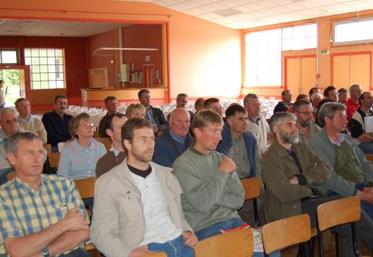 Explications sur le déficit français et européen en viande bovine, jeudi dernier à Gavray (Manche).